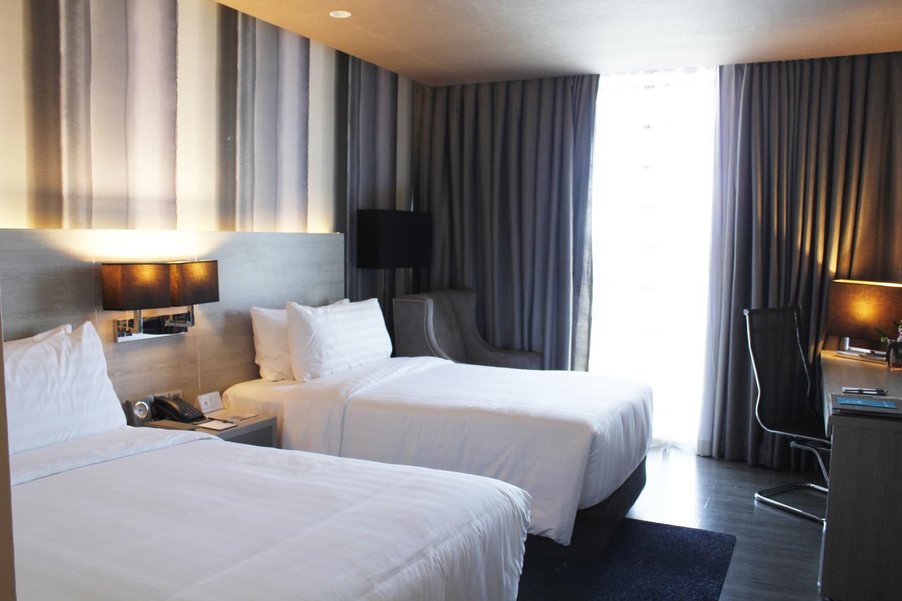 Bai Hotel Cebu Екстер'єр фото